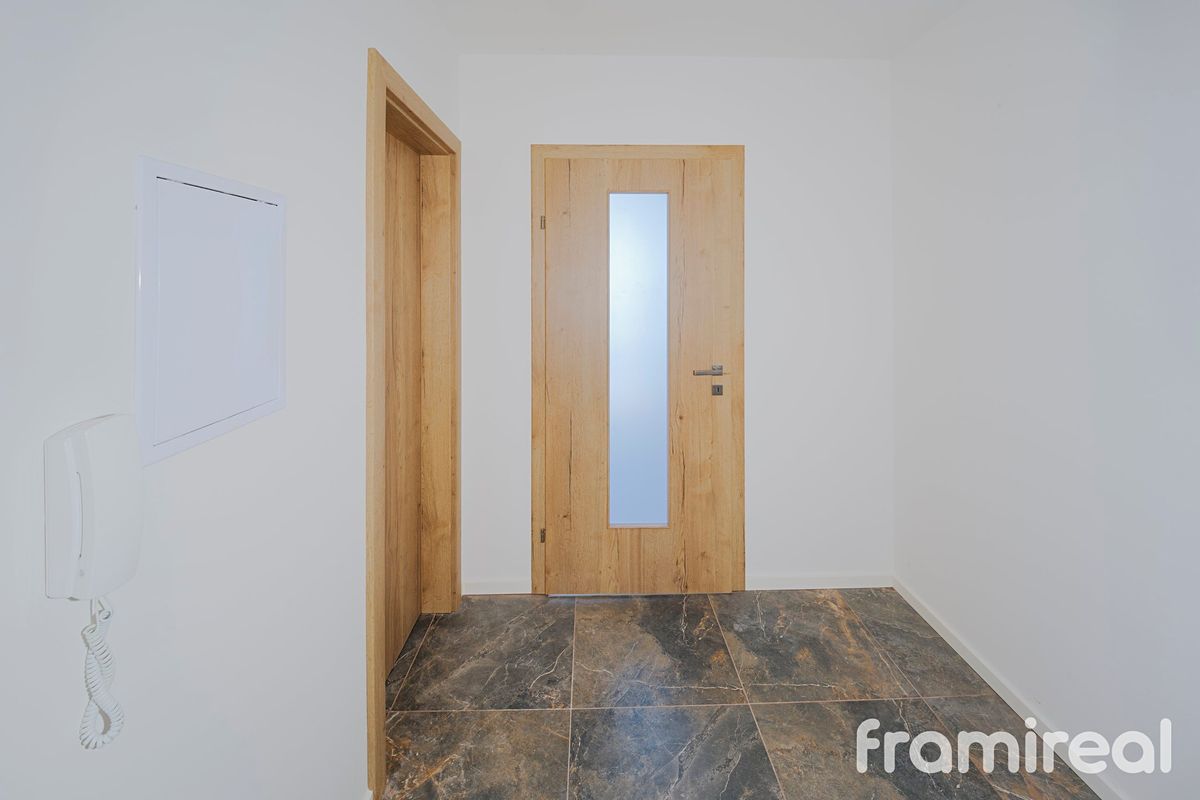 Pronájem bytu 1+kk 30 m² – fotografie 4