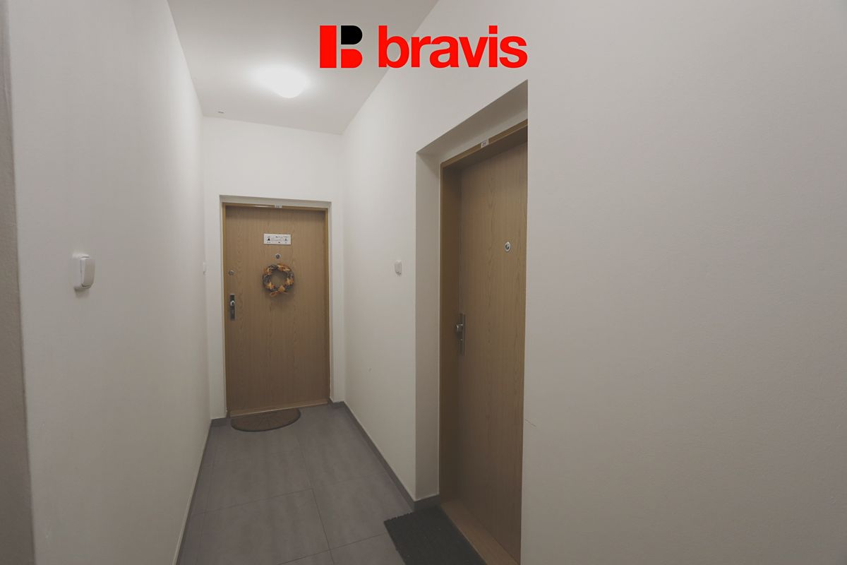 Pronájem kanceláře 25 m² – fotografie 3