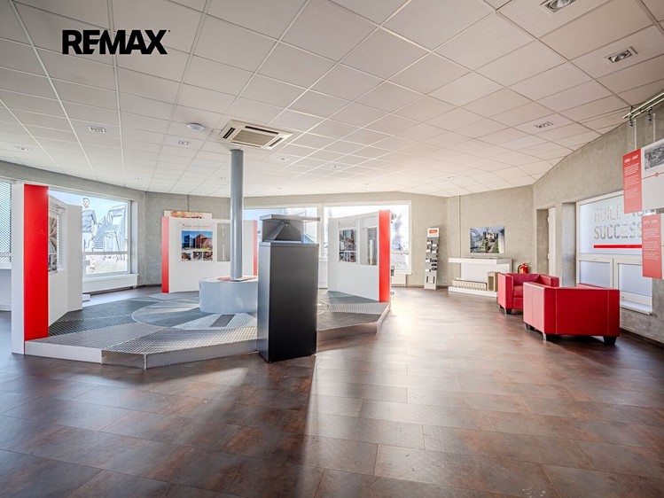 Prodej komerčního prostoru, 9 469 m² (23 z 27)