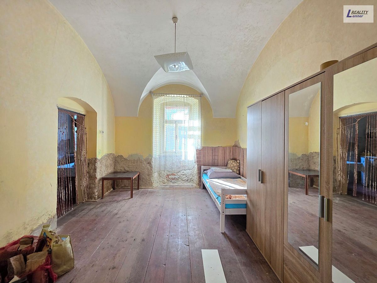 Prodej rodinného domu 300 m², pozemek 217 m² – fotografie 5