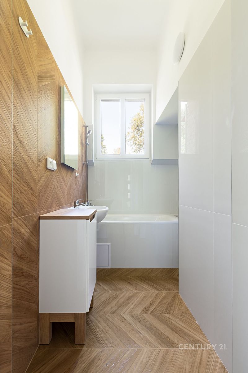 Pronájem bytu 2+kk 48 m² – fotografie 3