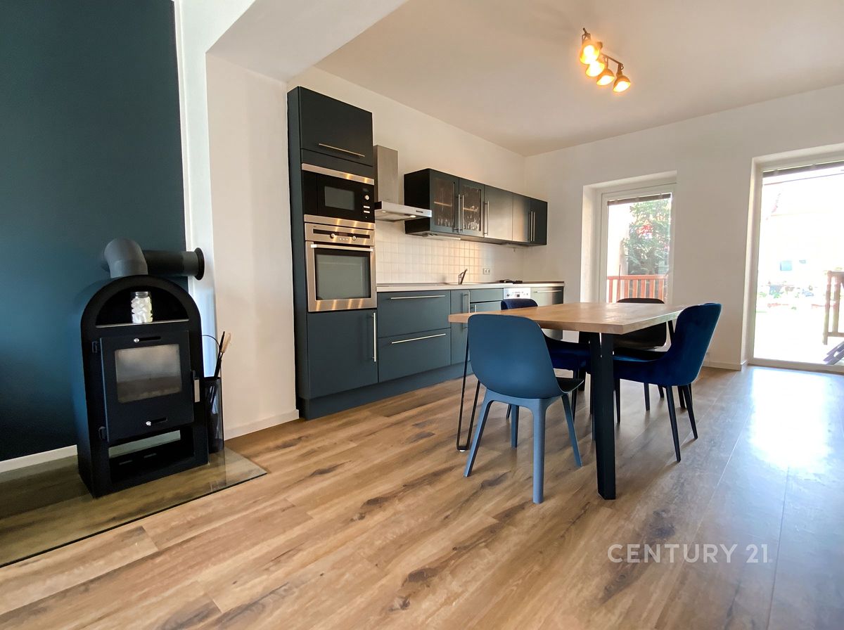 Pronájem rodinného domu 110 m², pozemek 100 m² – fotografie 2