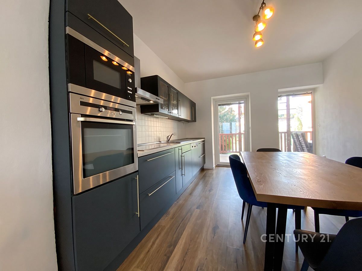 Pronájem rodinného domu 110 m², pozemek 100 m² – fotografie 3