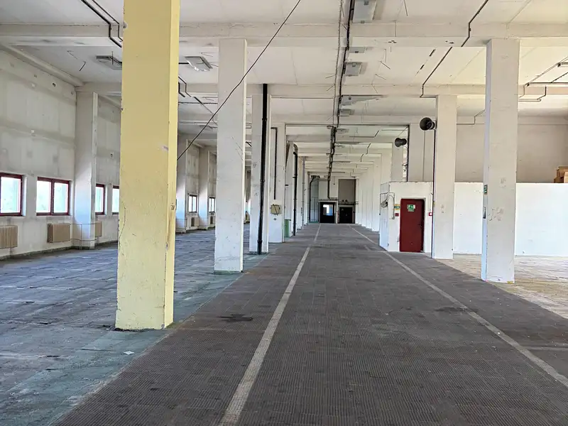 Pronájem skladového prostoru 4000 m², Praha – náhled fotky 3