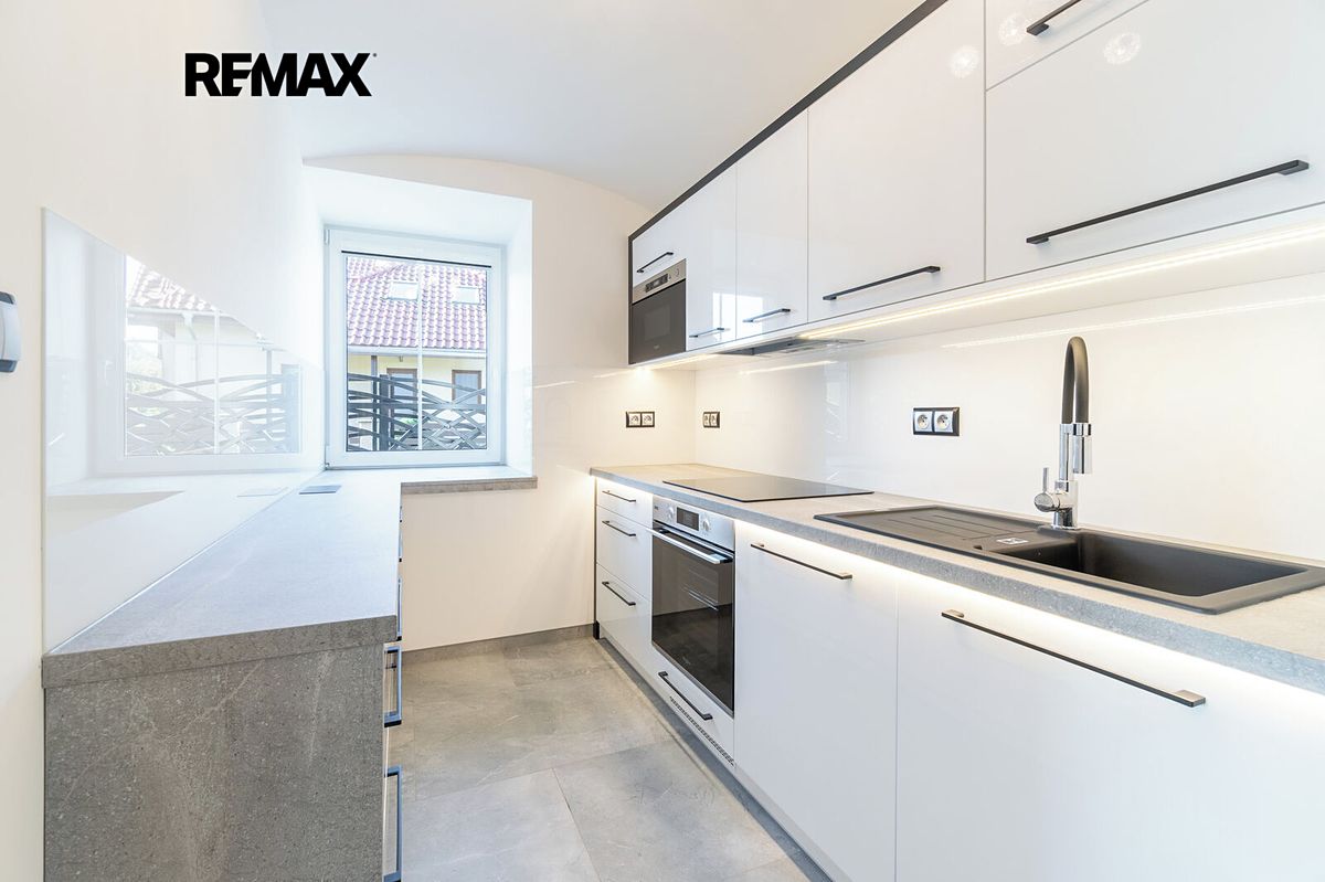 Pronájem rodinného domu 100 m², pozemek 100 m², Ostrava – fotka 1 z 3