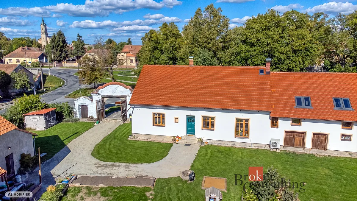 Prodej rodinného domu 870 m², pozemek 2276 m²