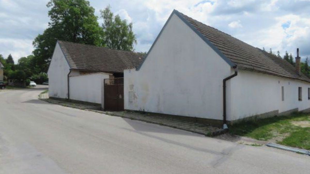 Dražba rodinného domu 143 m², pozemek 516 m², Staňkov – fotka 1 z 3