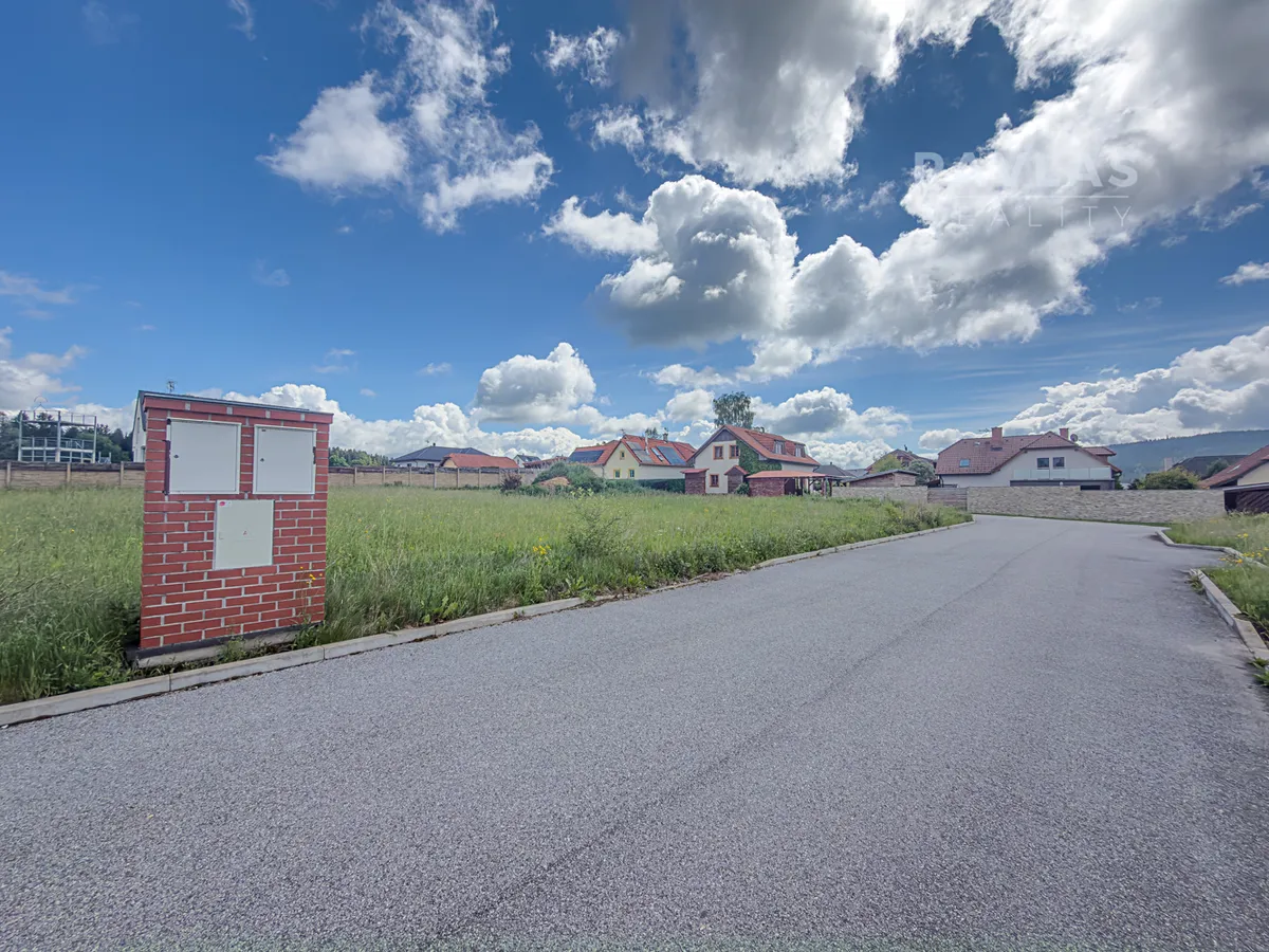 Prodej stavebního pozemku 1104 m²