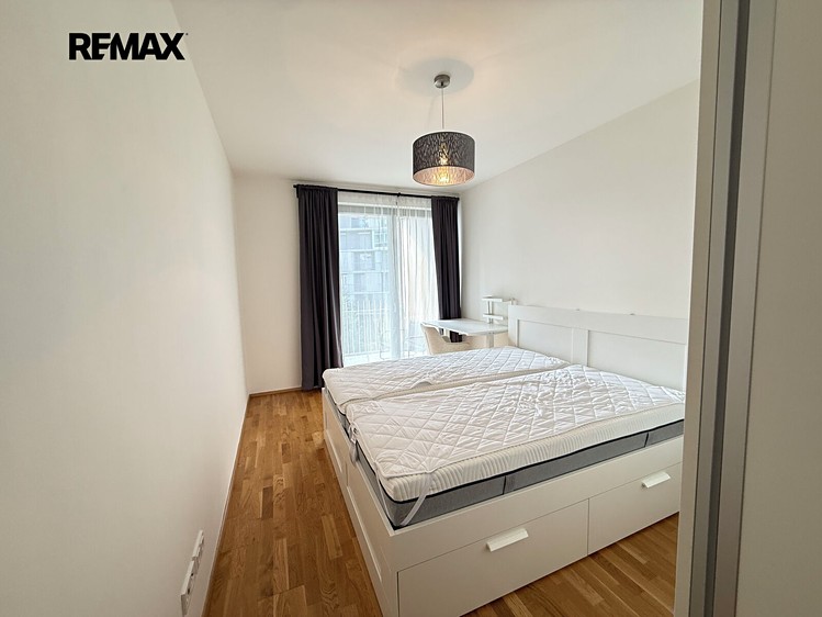 Pronájem bytu 2+kk, 64 m² (6 z 20)