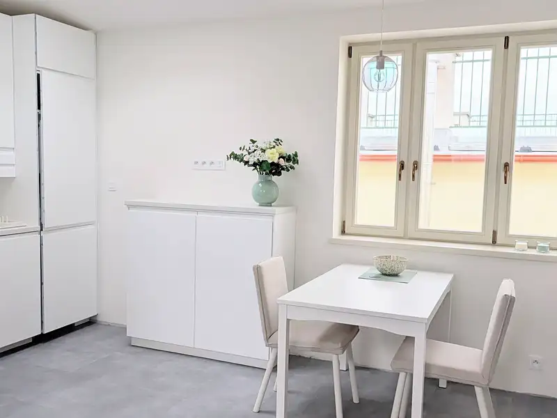 Pronájem bytu 1+kk, 37 m², Praha 3, Praha