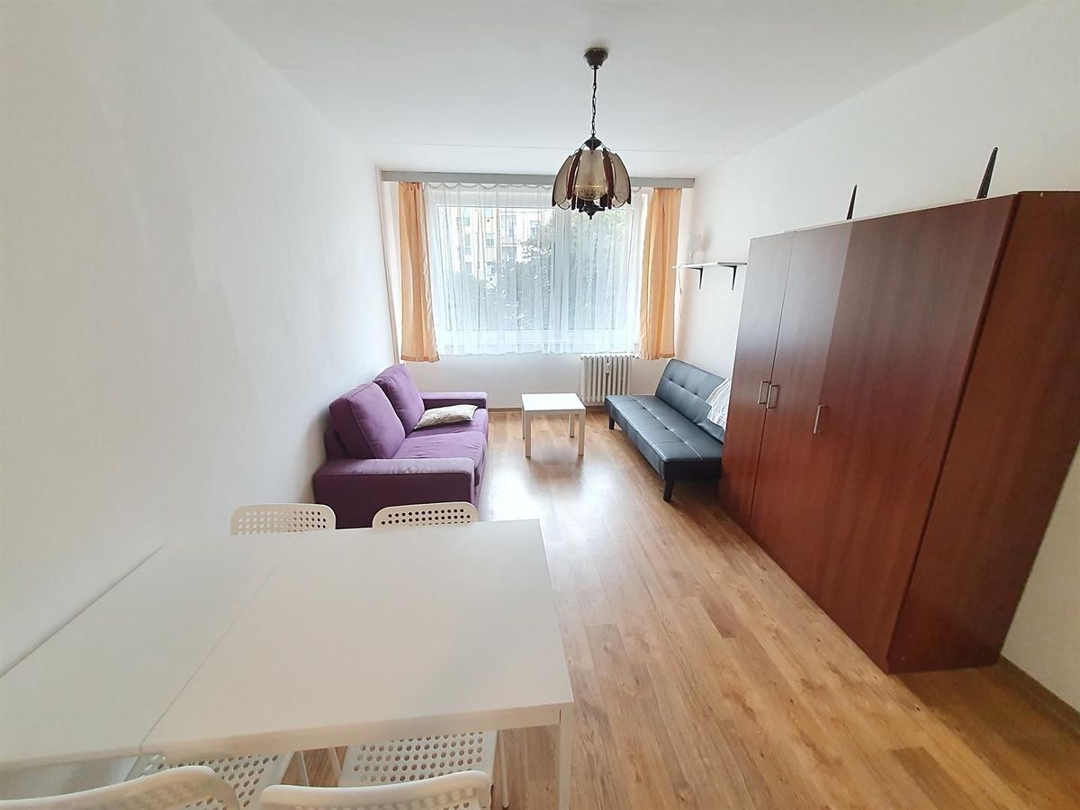 Pronájem bytu 2+kk 46 m², Praha – fotka 1 z 3