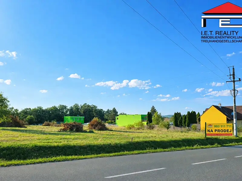 Prodej stavebního pozemku 9335 m², Ivančice – náhled fotky 1