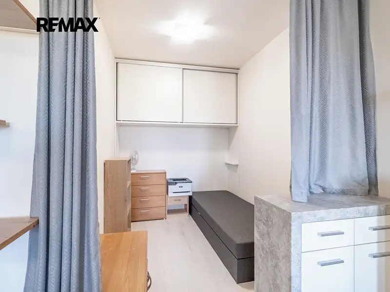 Prodej bytu 1+kk 48 m², Praha – náhled fotky 3