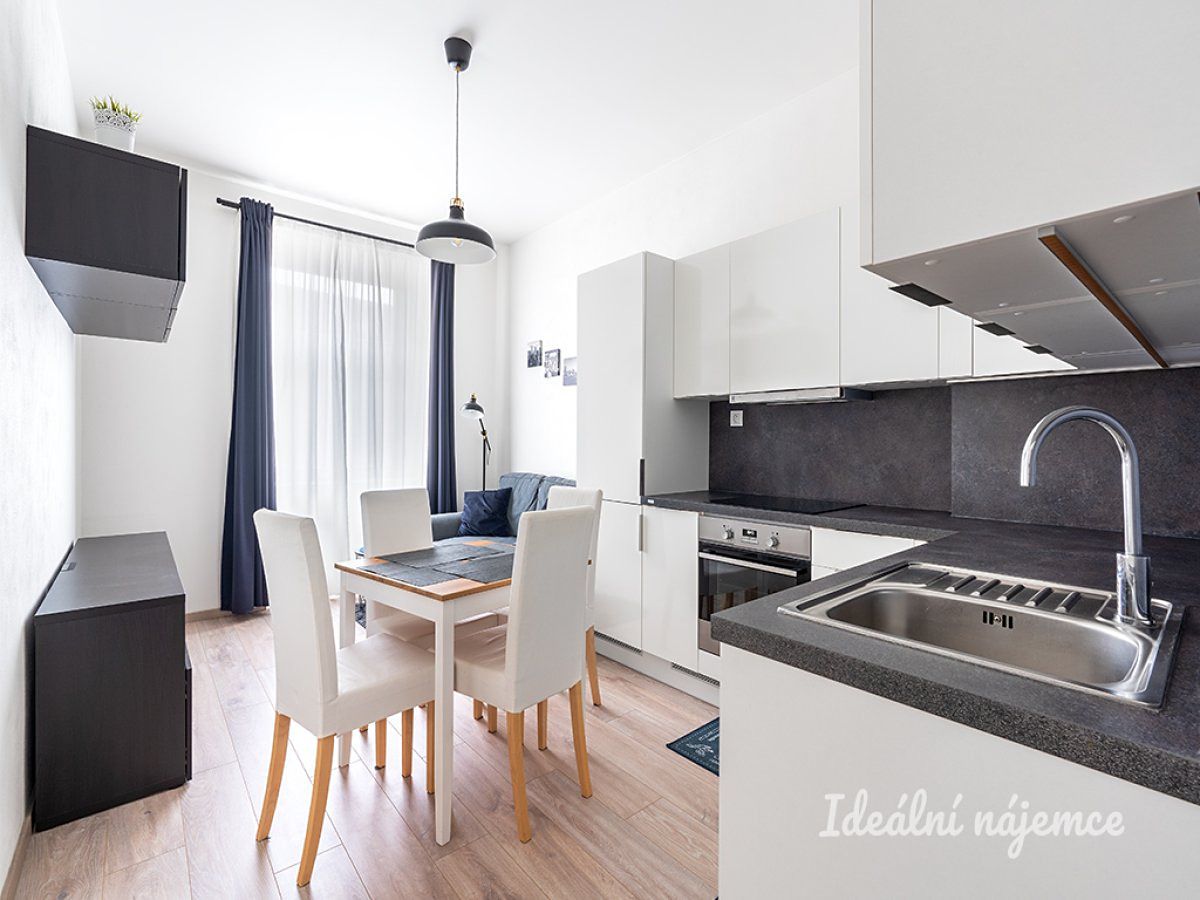 Prodej bytu 2+kk 40 m², Praha – fotka 1 z 3