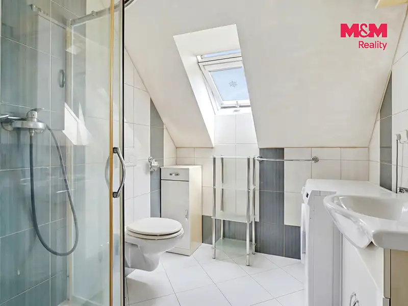 Prodej rodinného domu 250 m², pozemek 1316 m², Kněžmost – náhled fotky 3