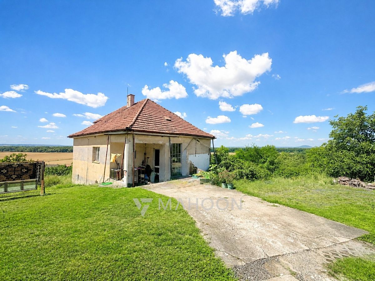 Prodej rodinného domu 138 m², pozemek 4400 m², Kly – fotka 1 z 3