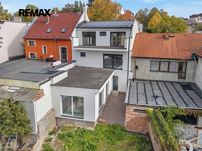 Будинок на продаж, 306 м² (2 з 19)