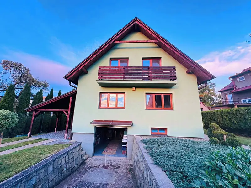 Prodej rodinného domu 229 m², pozemek 894 m², Kopřivnice – náhled fotky 2