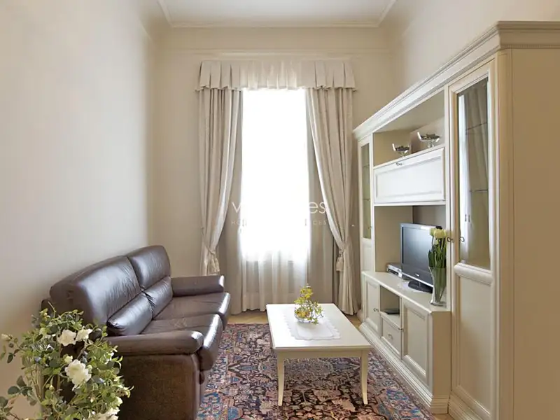 Pronájem bytu 2+kk 76 m², Praha – náhled fotky 1