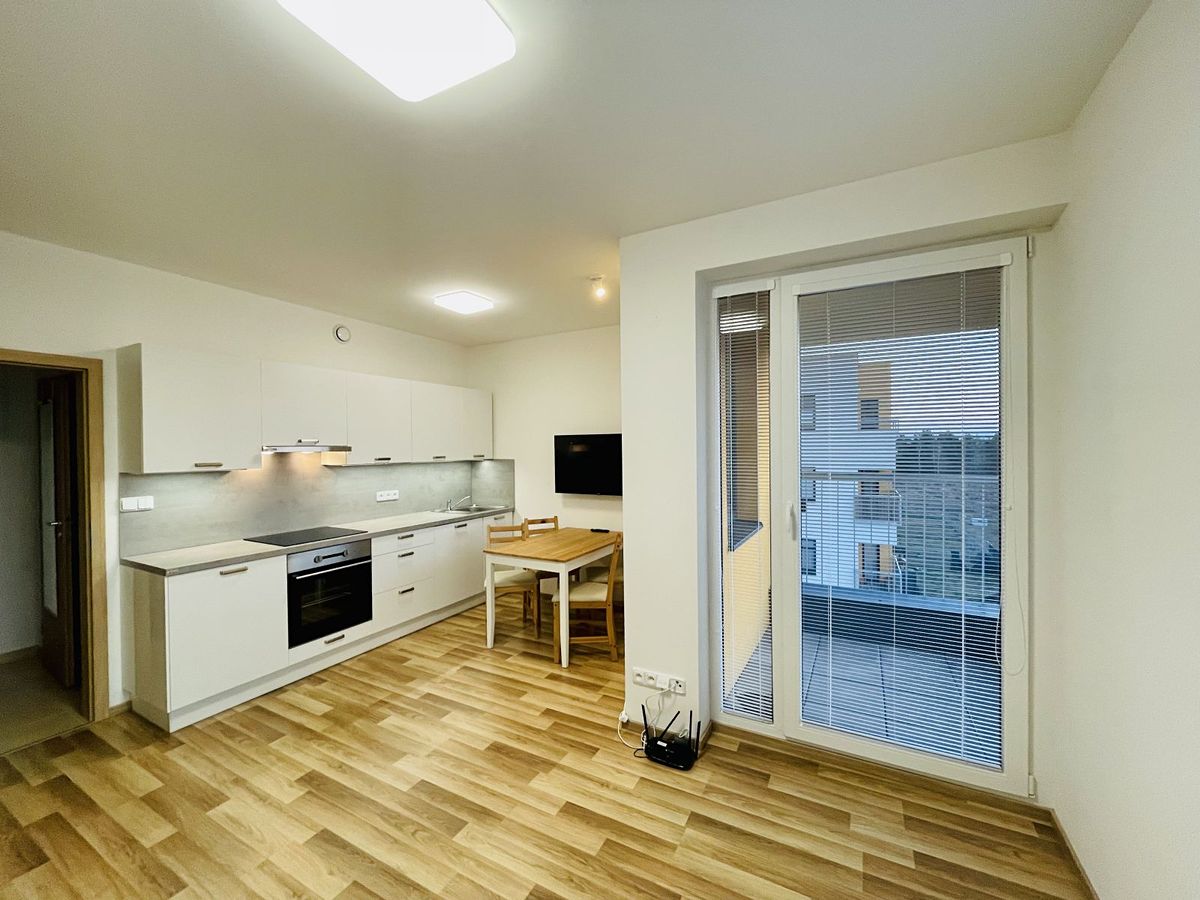 Pronájem bytu 1+kk 29 m², Praha – fotka 1 z 3