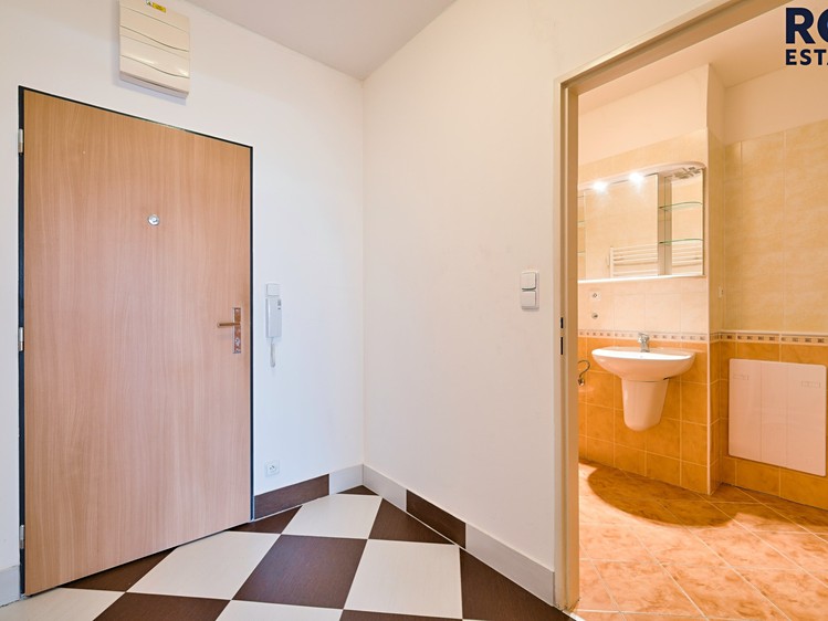 Pronájem bytu 2+kk, 51 m² (15 z 17)