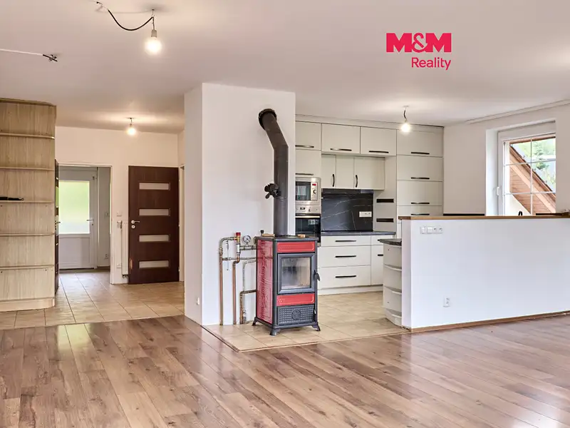 Prodej chalupy 226 m², pozemek 8736 m², Bernartice, okres Trutnov