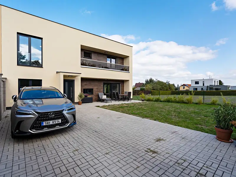 Prodej rodinného domu 178 m², pozemek 464 m², Plzeň – náhled fotky 3