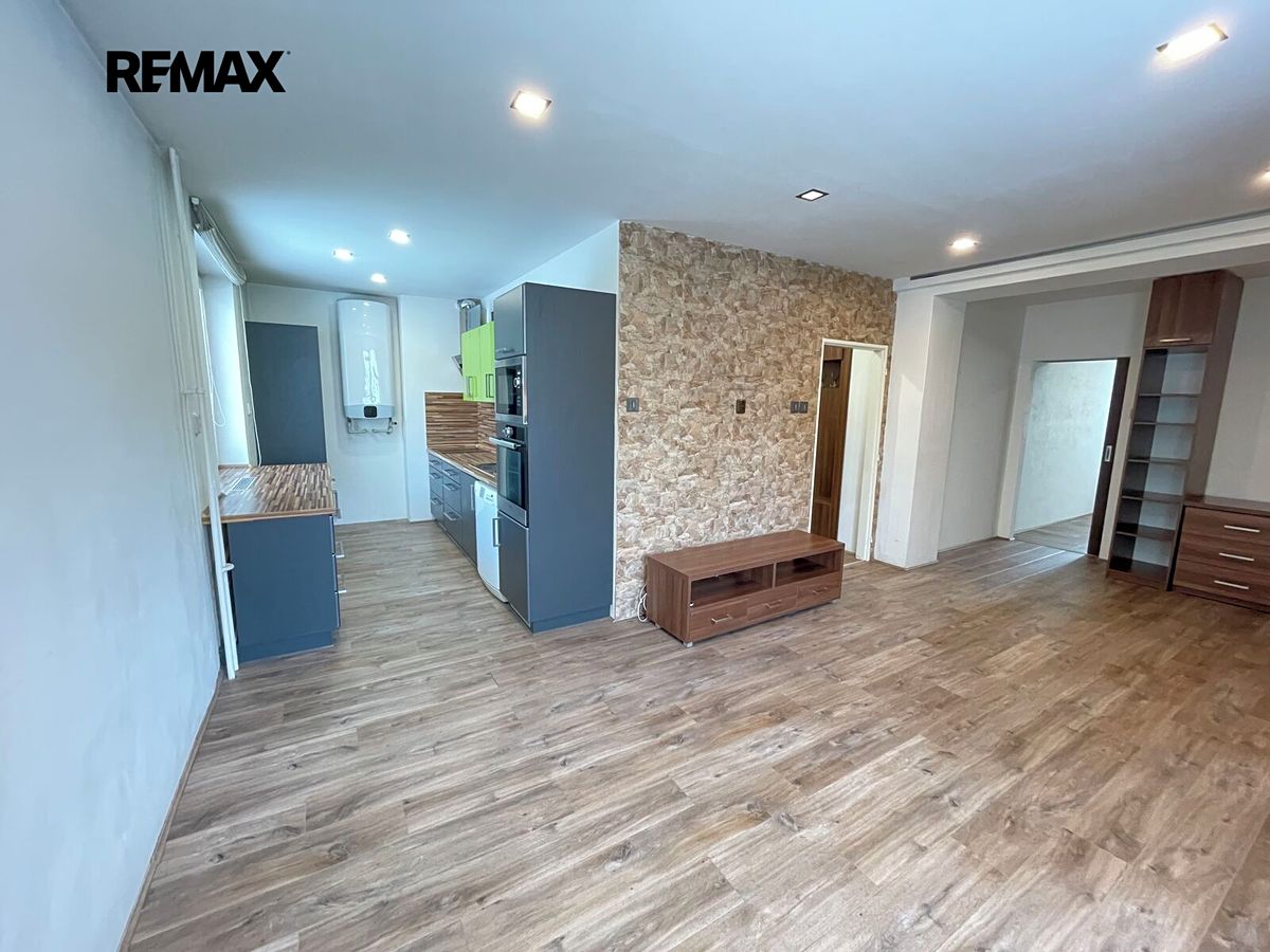 Pronájem bytu 2+1 50 m², Kolín – fotka 1 z 3