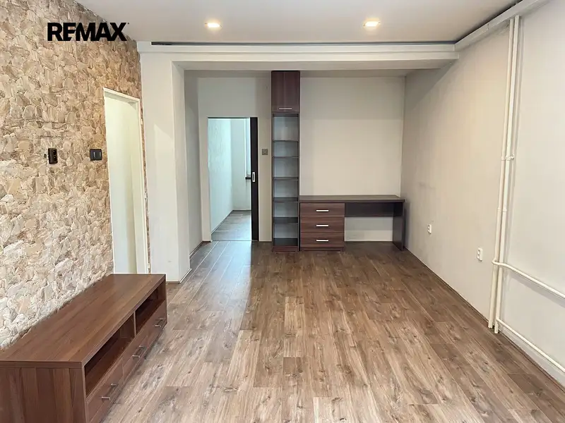 Pronájem bytu 2+1 50 m², Kolín – náhled fotky 3