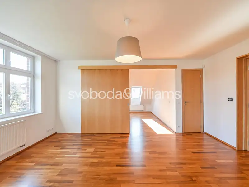 Pronájem bytu 3+1 109 m², Praha – náhled fotky 1