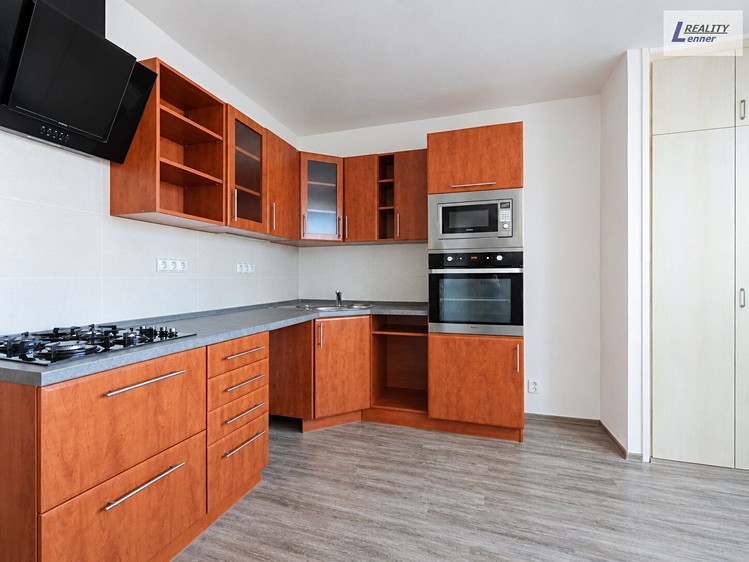 Pronájem bytu 3+1, 88 m² (4 z 19)