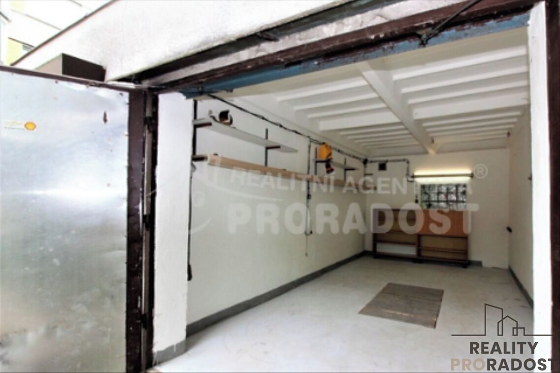 Pronájem garáže 20 m², Znojmo – fotka 1 z 3
