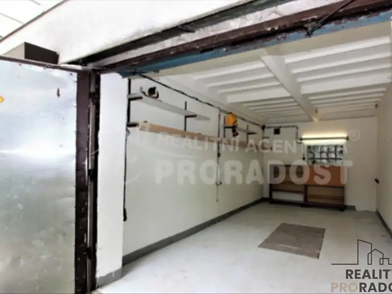 Pronájem garáže 20 m², Znojmo – náhled fotky 1