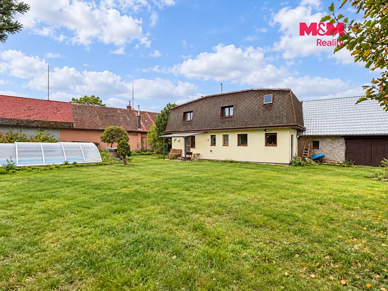Prodej rodinného domu 194 m², pozemek 1345 m², Horka – náhled fotky 2