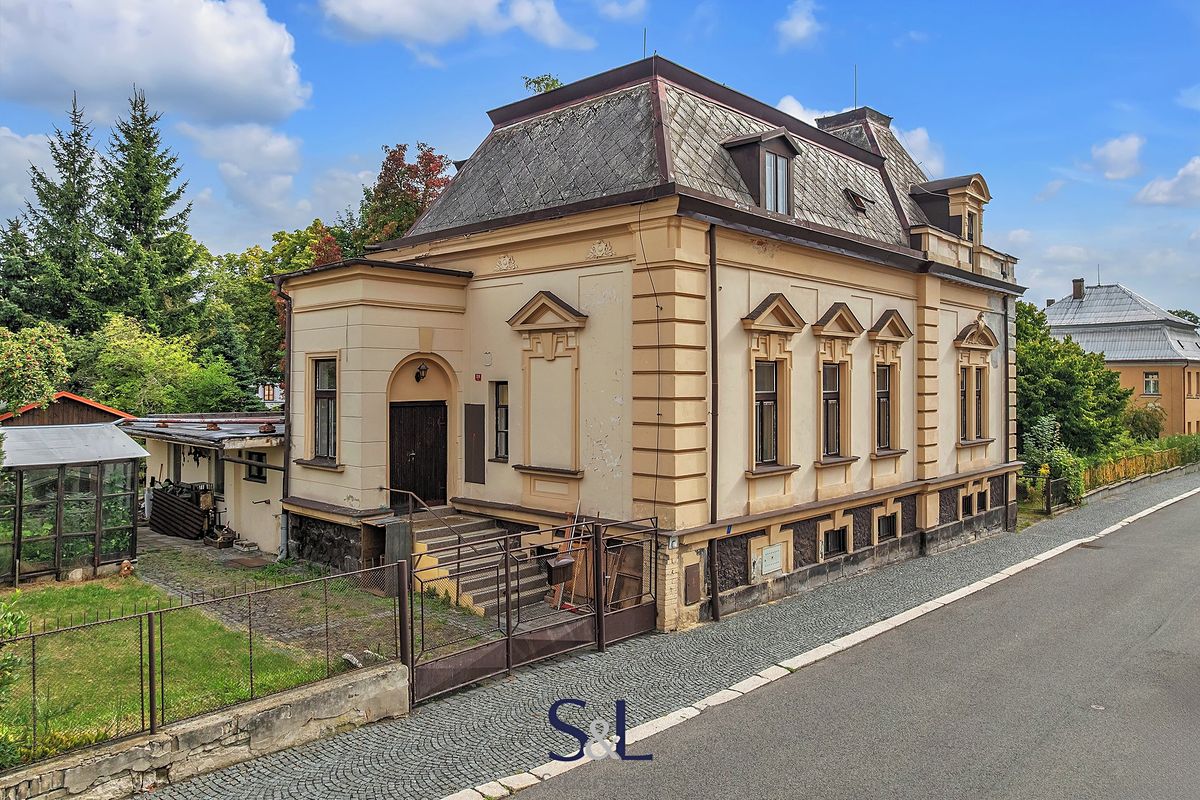 Prodej rodinného domu 280 m², pozemek 888 m², Nový Bor – fotka 1 z 3