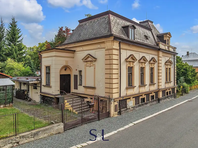 Prodej rodinného domu 280 m², pozemek 888 m², Nový Bor – náhled fotky 1