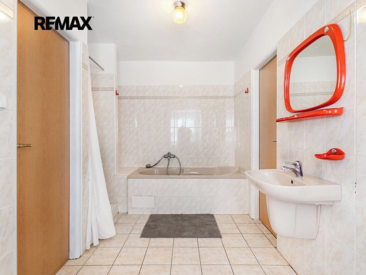 Prodej domu, 380 m² (23 z 48)