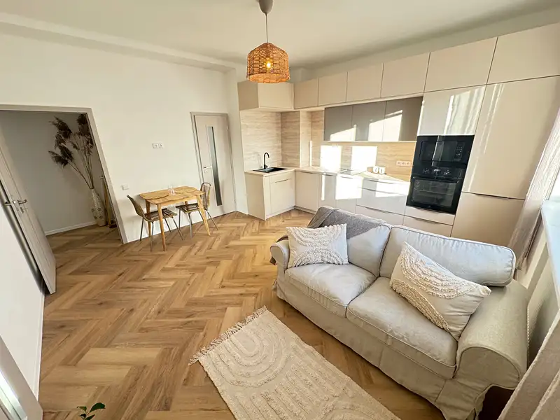 Prodej bytu 2+kk 48 m², Praha – náhled fotky 2