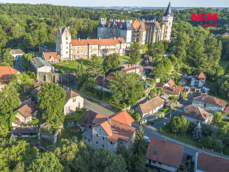 Prodej rodinného domu 267 m², pozemek 895 m², Žleby – náhled fotky 3