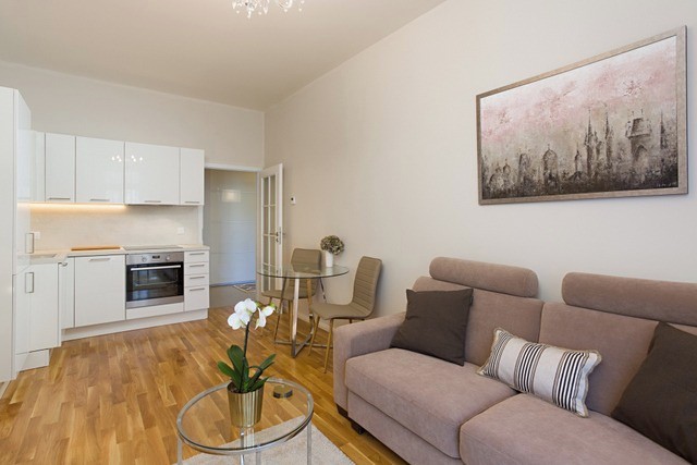 Pronájem bytu 2+kk, 48 m² (2 z 15)