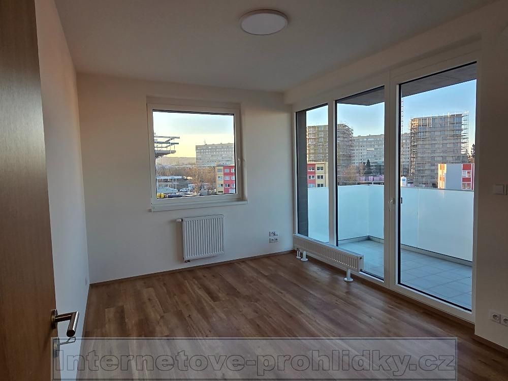 Pronájem bytu 2+kk 60 m², Praha – fotka 1 z 3