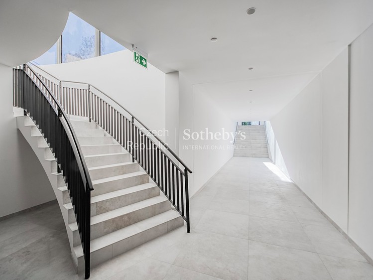 Pronájem komerčního prostoru, 1 500 m² (46 z 61)