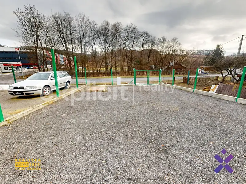Pronájem komerčního pozemku 200 m², Neubuz – náhled fotky 2