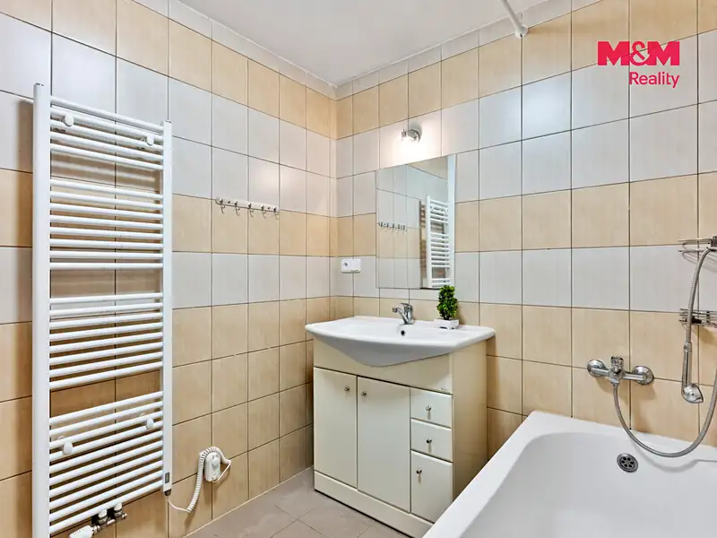 Prodej rodinného domu 120 m², pozemek 1240 m², Mělník – náhled fotky 2