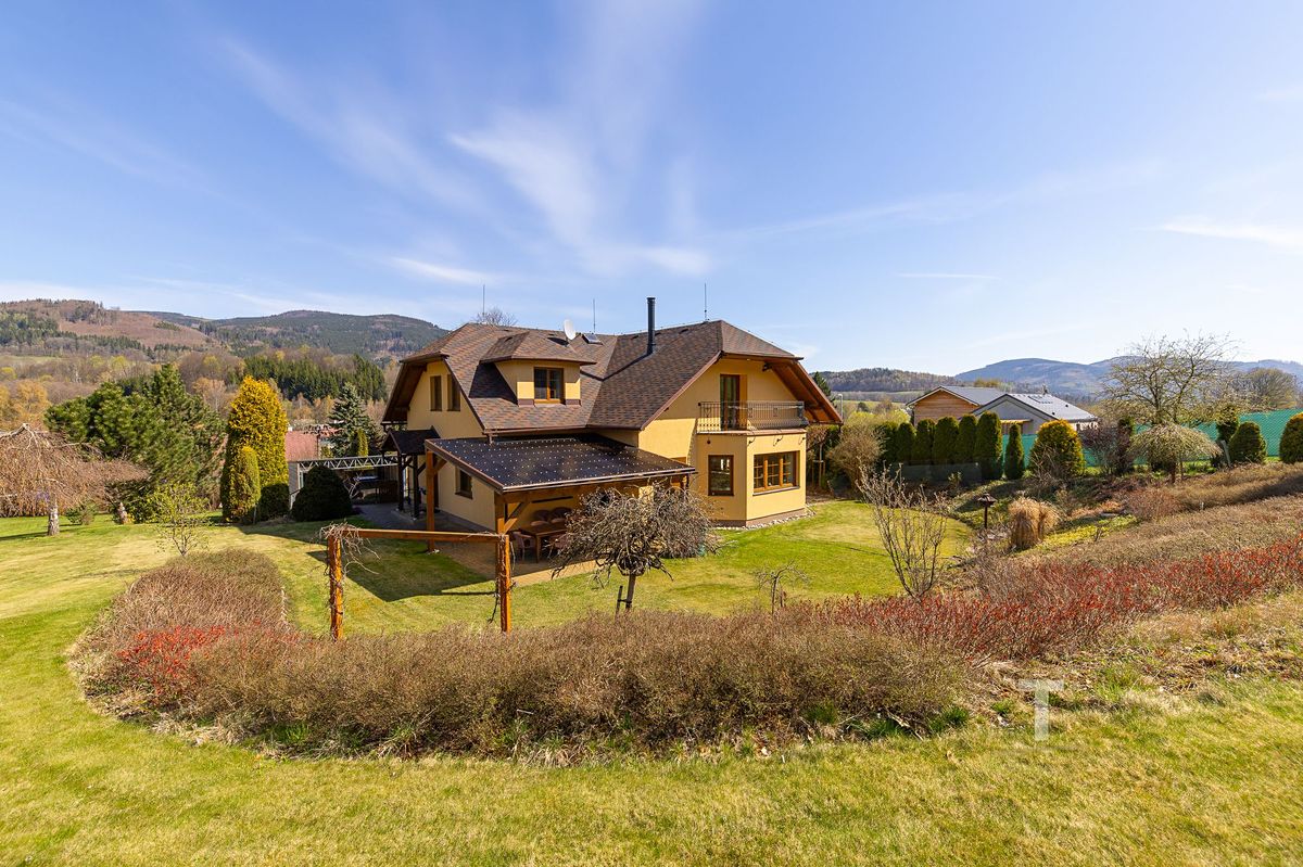 Prodej rodinného domu 232 m², pozemek 3382 m², Lipová-lázně – fotka 1 z 3