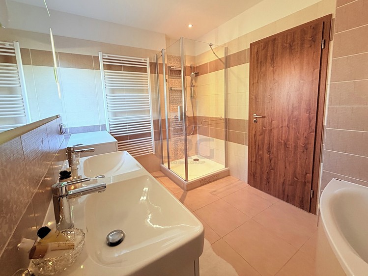 Prodej domu, 158 m² (67 z 100)