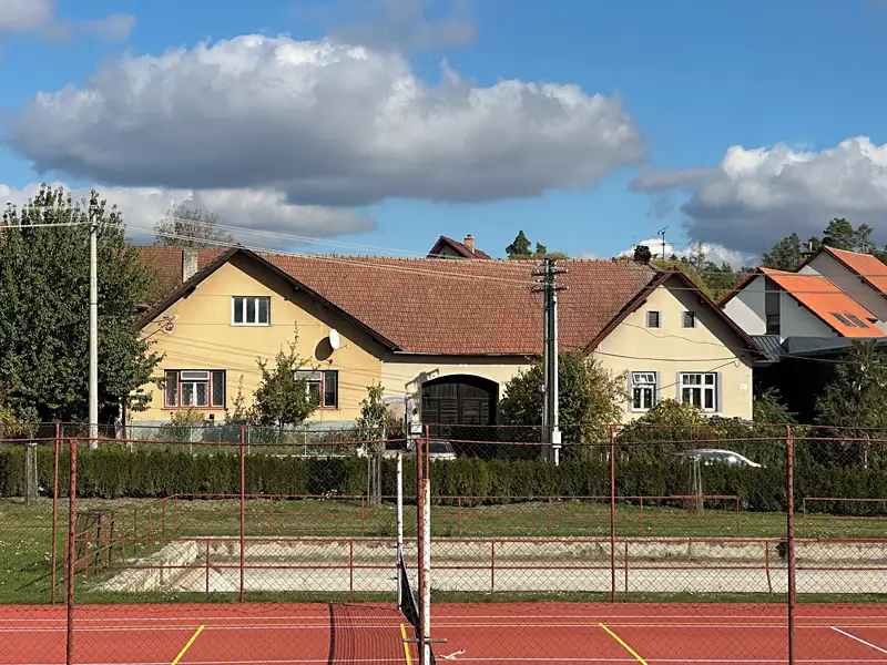 Prodej rodinného domu 280 m², pozemek 1176 m², Jabloňov – náhled fotky 1