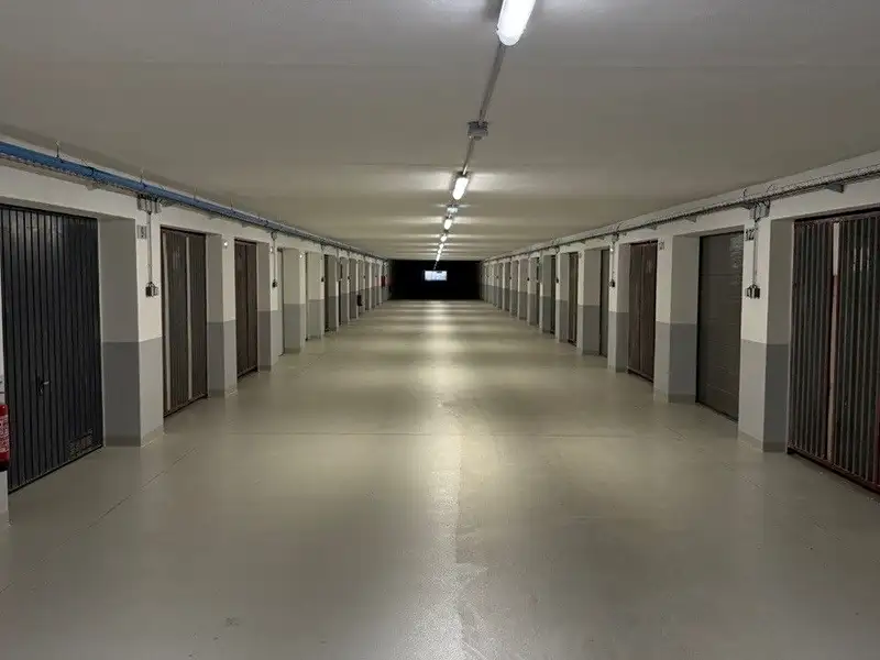 Pronájem garáže 16 m², Praha – náhled fotky 3