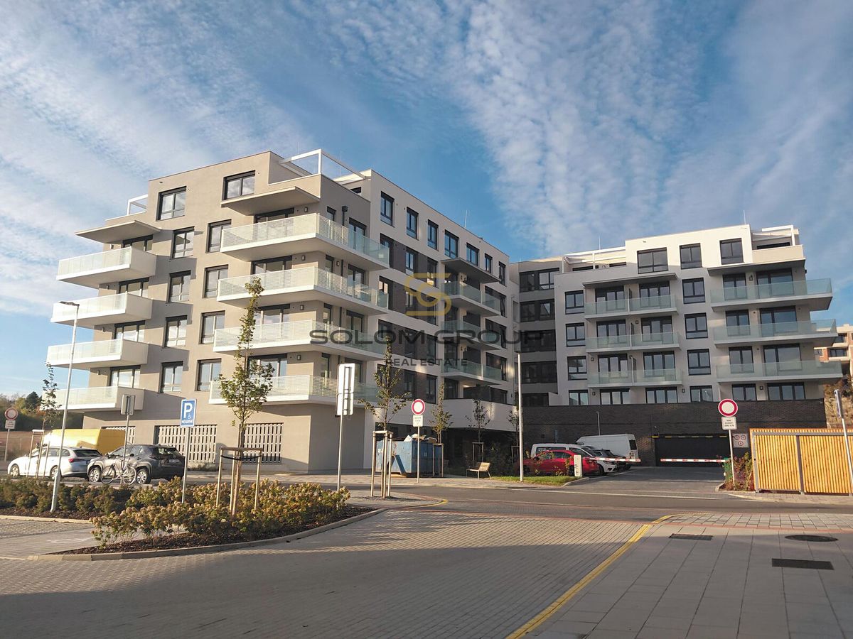 Prodej bytu 1+kk 29 m², Praha – fotka 1 z 3