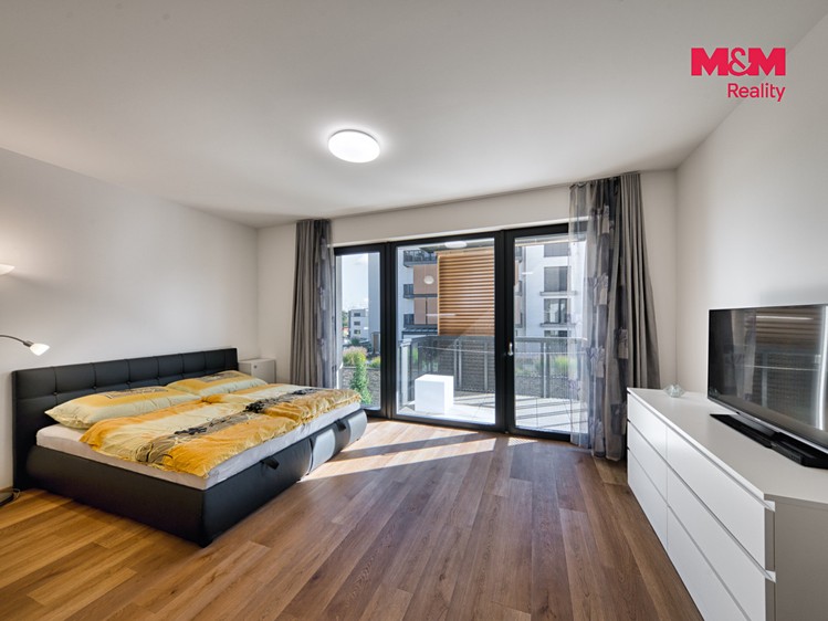 Prodej bytu 1+kk, 38 m² (3 z 18)